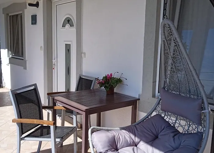 Aparttoni