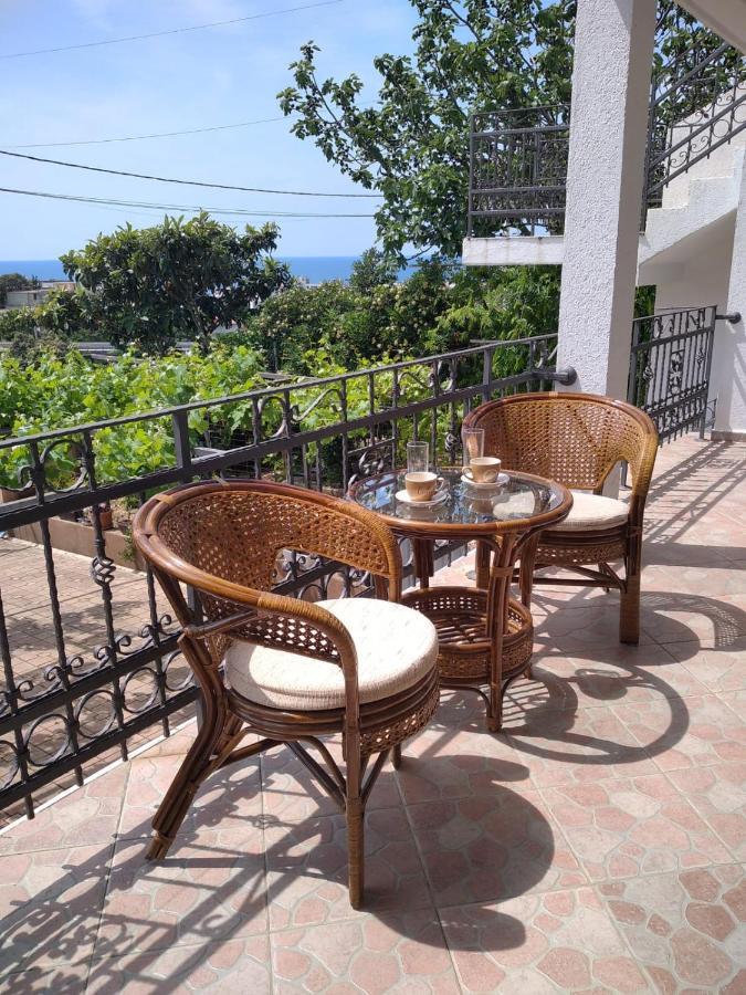 Aparttoni * Dobra Voda